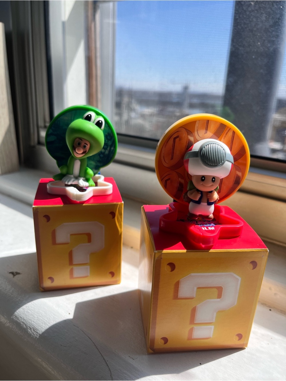 McDonald’s Nintendo Super Mario  Galaxy Figurines - Luigi & Mario
